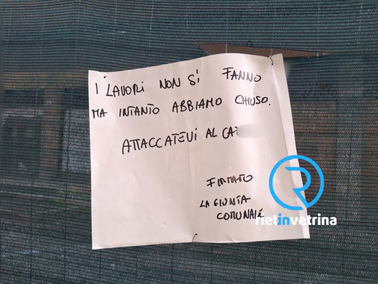 Rieti, cantieri e strisce blu: l’ironia corre su strada in via Potenziani