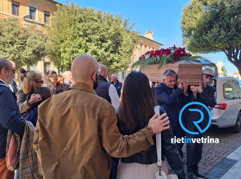 Dato l’ultimo saluto a Mauro Cipitelli, in un mite sabato d’autunno