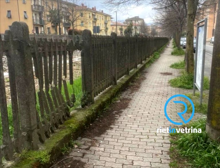 SEI TU IL REPORTER di Rietinvetrina – Riccardo: “I marciapiedi di via Loreto Mattei non si rifanno. In centro storico invece sì”