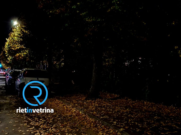 SEI TU IL REPORTER di Rietinvetrina – “I lampioni di viale Di Benedetto non illuminano i marciapiedi. Pedoni completamente al buio”