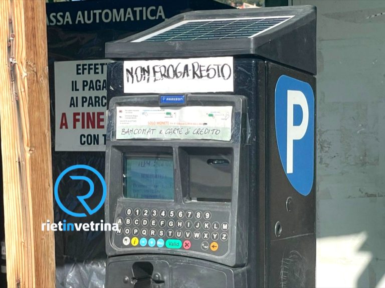 SEI TU IL REPORTER – Paolo: “Nel parcheggio del de Lellis il parchimetro non dà resto, costretti a pagare più del necessario”