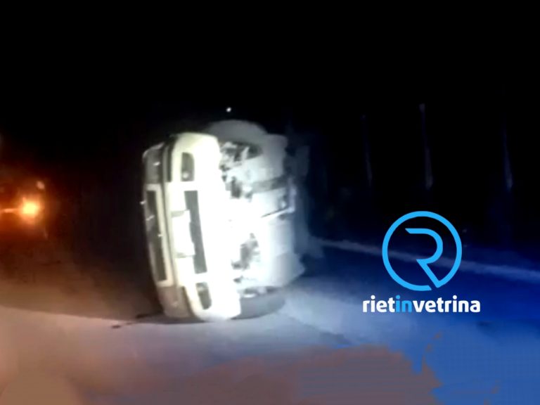 Auto si ribalta dopo l’uscita per Borgo San Pietro Auto si ribalta dopo l’uscita per Borgo San Pietro