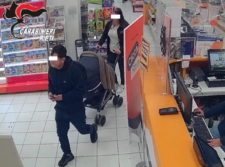 Denunciati tre extracomunitari senza fissa dimora per furti negli esercizi commerciali