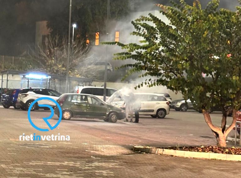 Auto in fiamme in via Salaria per L’Aquila: VVF sul posto