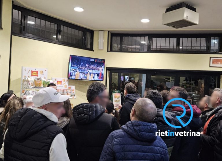 Un centinaio di tifosi hanno incontrato il patron Pietropaoli nel conviviale pomeridiano