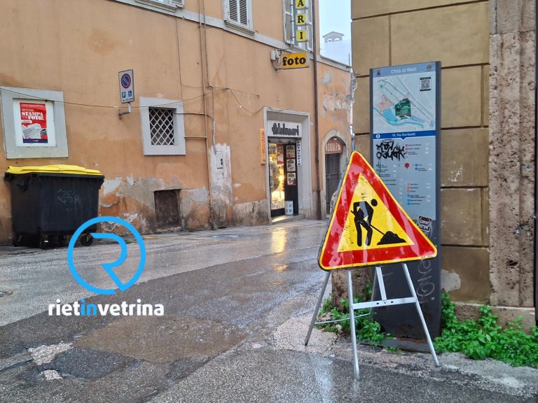 Via Tancredi chiusa al traffico per scavi, auto deviate in via Nuova