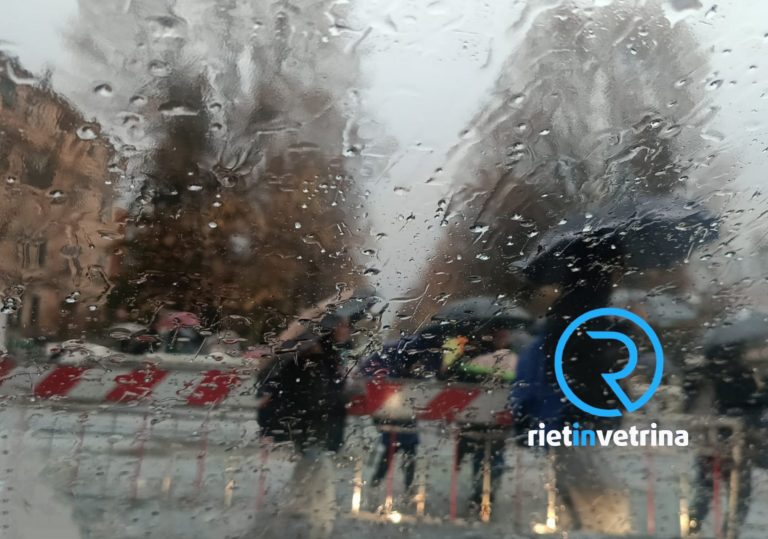 SEI TU IL REPORTER – Federica: “Persone bloccate oltre 20 minuti in viale Maraini per un treno a rilento. Sotto la grandine, città ferma”