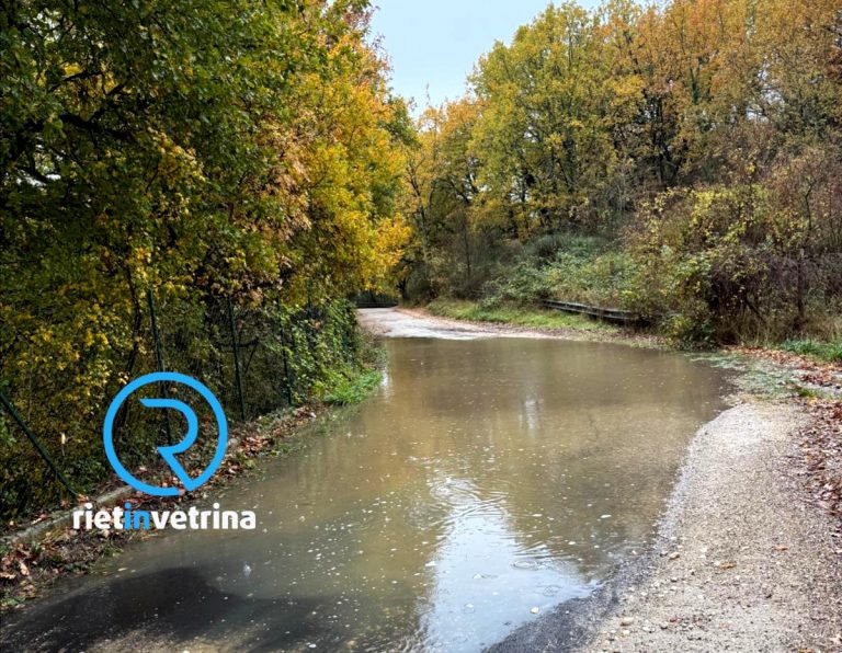 SEI TU IL REPORTER – “Via Tavola d’Argento già disastrata con la pioggia si trasforna così”