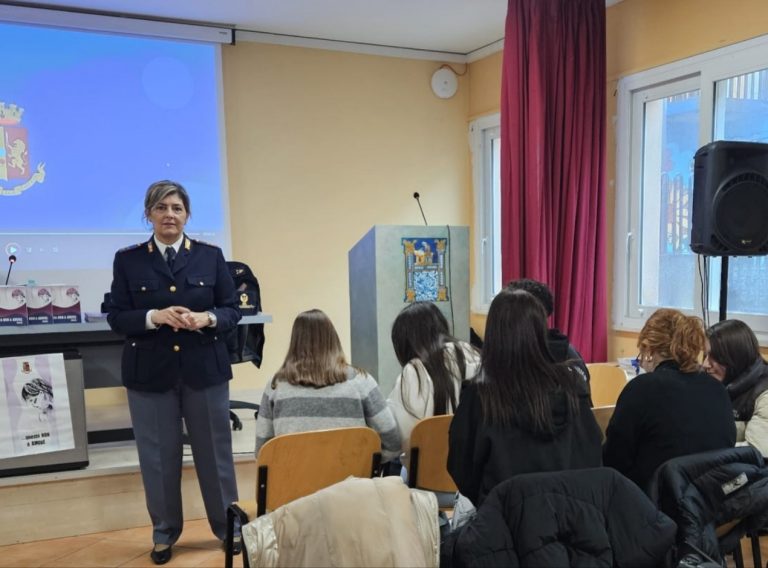 Stop violenza di genere, la Polizia di Stato nelle scuole reatine