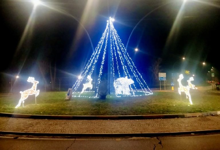 Il Comitato Quattro Strade ringrazia per le luminarie natalizie