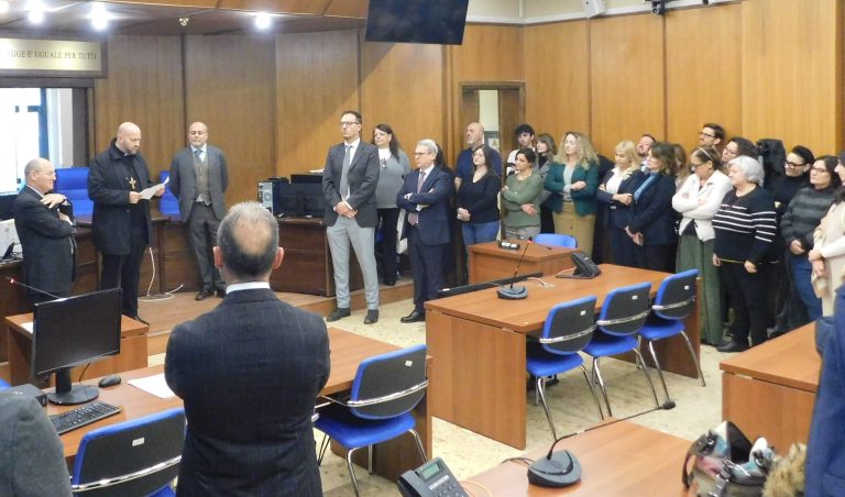 Il Vescovo Piccinonna in visita al Tribunale di Rieti elogia la magistratura: “Lavoro prezioso per difendere i diritti di tutti”
