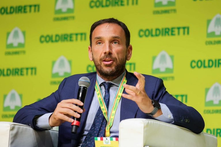 Prezzo del latte, Coldiretti Lazio scrive alla grande distribuzione e alla Regione: “Tutelare il differenziale Lazio – Nord Italia”