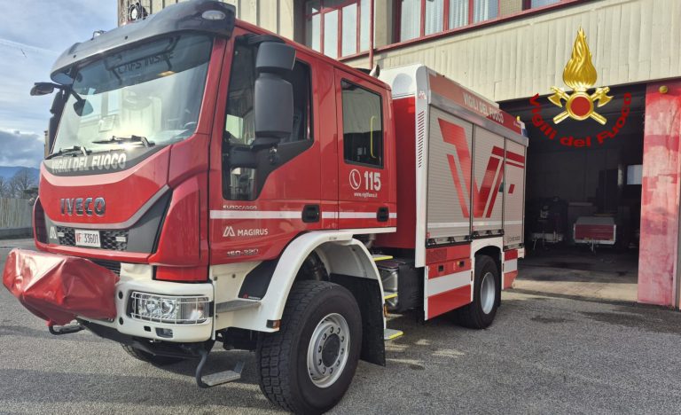 Al distaccamento Vigili del Fuoco di Posta un camion APS di ultima generazione