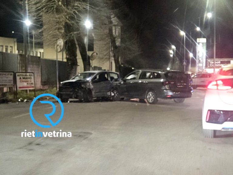 Scontro frontale in via Tancia