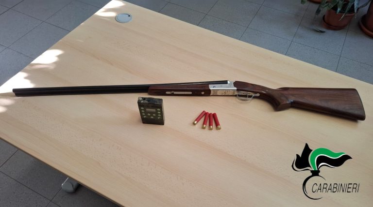 Cacciava con mezzi non consentiti a Larghetto Piani Poggio Fidoni: sequestrato richiamo acustico elettromagnetico