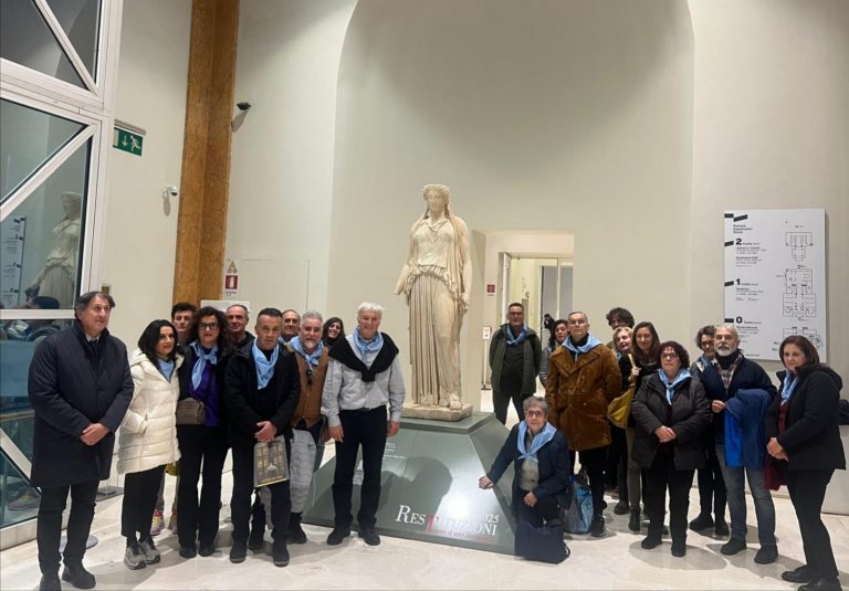 L’assessore Fabio Nobili accoglie le frazioni di Lugnano, Coccodrillo e Lisciano alla mostra “Restituzioni. Tesori d’arte restaurati”, ospitata al Palazzo Esposizioni di Roma