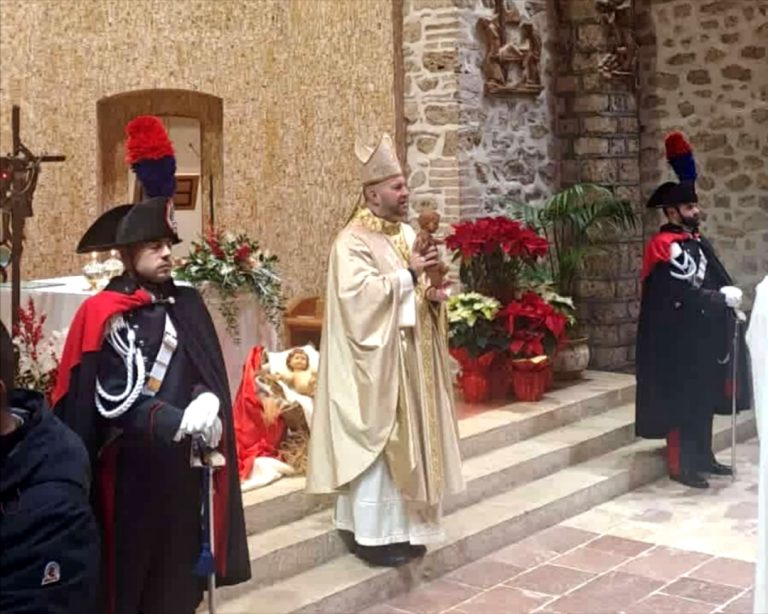 Da Greccio mons. Piccinonna: Il 25 dicembre veniva la Luce vera, per tutti!