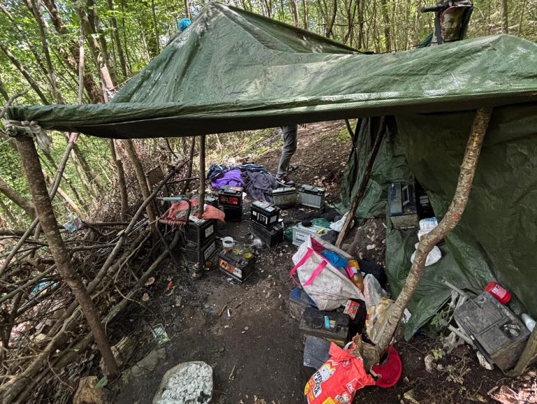 Smantellato sul Terminillo bivacco per lo spaccio di droga, arrestato 18enne con permesso di soggiorno scaduto