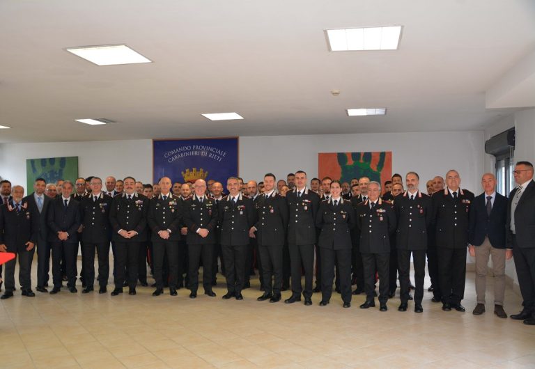 Il Generale di Divisione Ugo Cantoni visita il Comando Carabinieri di Rieti per gli auguri natalizi
