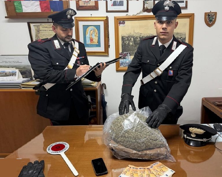 Rumeno trasportava 1 chilo di marijuana dentro l’auto: arrestato