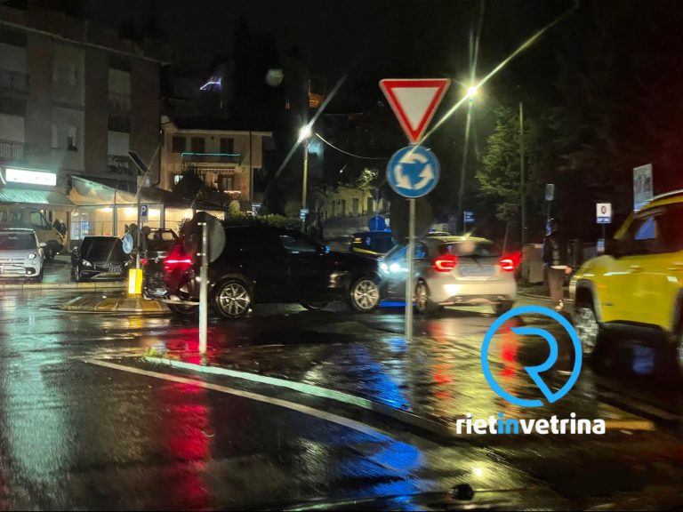 Scontro nella rotatoria di Campomoro: traffico a rilento