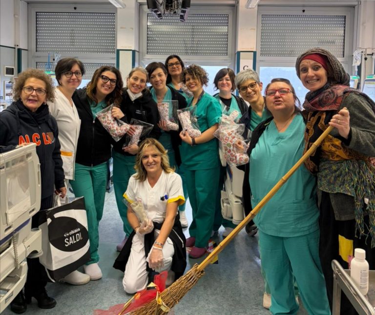 La Befana ALCLI dentro i reparti dell’Ospedale de Lellis di Rieti – LE FOTO