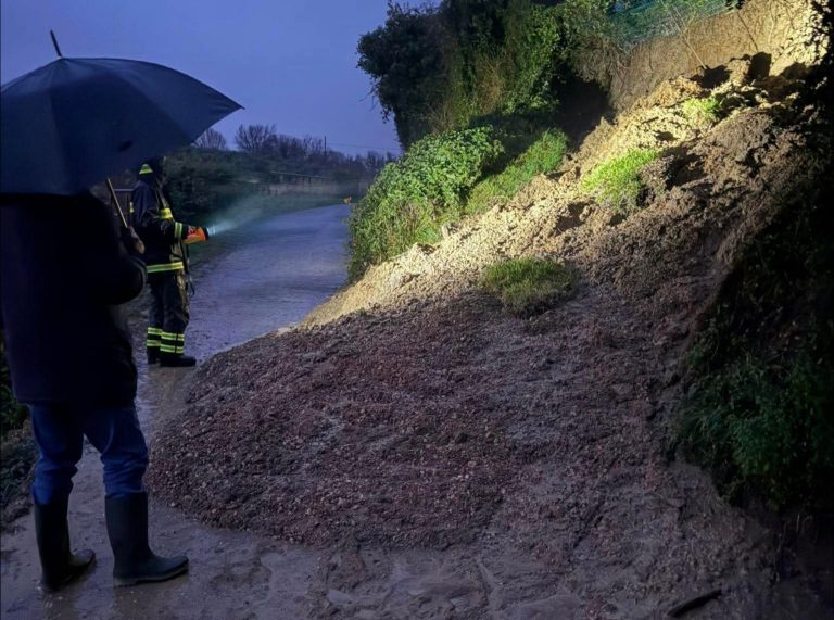 Frane e smottamenti a Poggio Nativo, sindaco Vagni: “Grazie ai cittadini. Hanno dimostrato di essere una vera comunità”