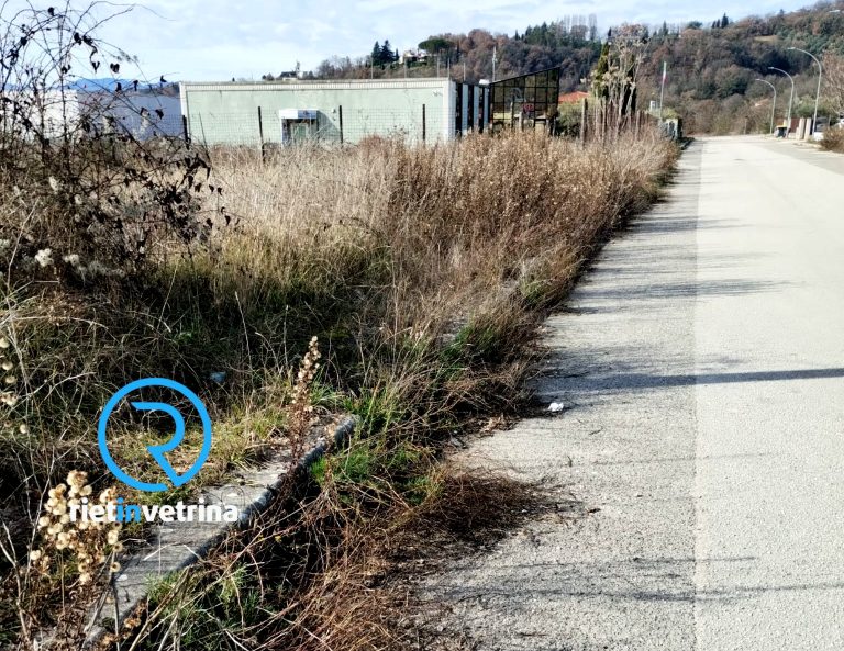 SEI TU IL REPORTER di Rietinvetrina – Fabio: “In via Torda questi i marciapiedi. Chi deve intervenire lo faccia”