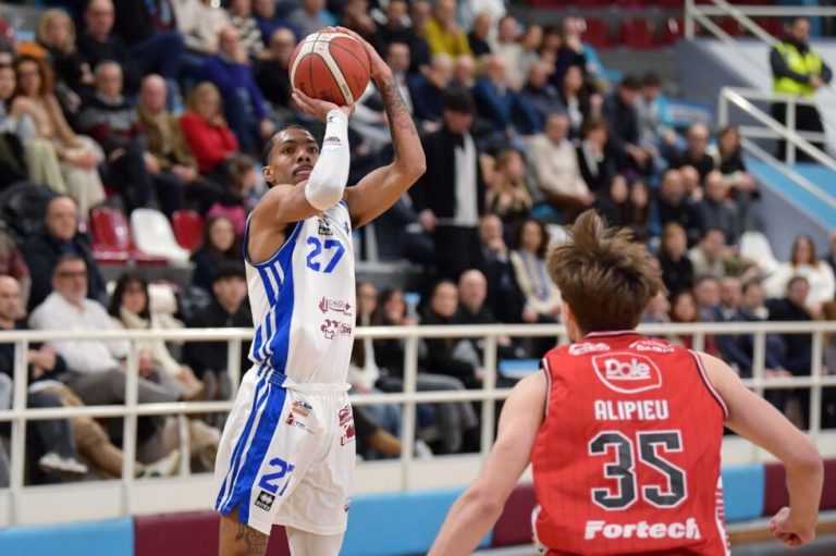 La Sebastiani si prende la vittoria con Rimini per 83-65 e firma la terza vittoria consecutiva