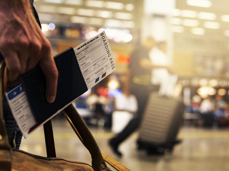 Donna romana truffa una reatina proponendo un finto viaggio in Grecia: rubati 1.000 euro