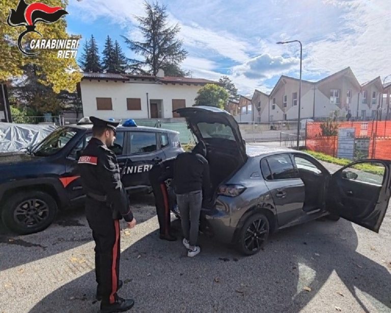 Si dimentica il fucile sul tettino dell’auto e lo perde dopo una battuta di caccia, denunciato dai Carabinieri