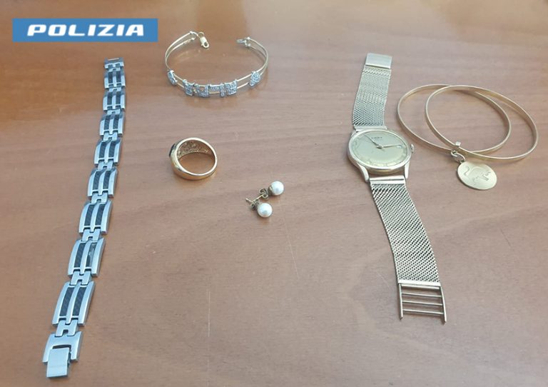 Salta la truffa grazie al figlio della donna che stava dando i propri monili in oro al malvivente bloccato in autostrada