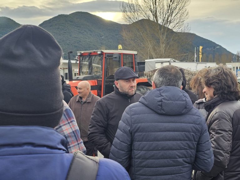 Il vescovo Piccinonna incontra gli agricoltori reatini prima della protesta per le vie della Città