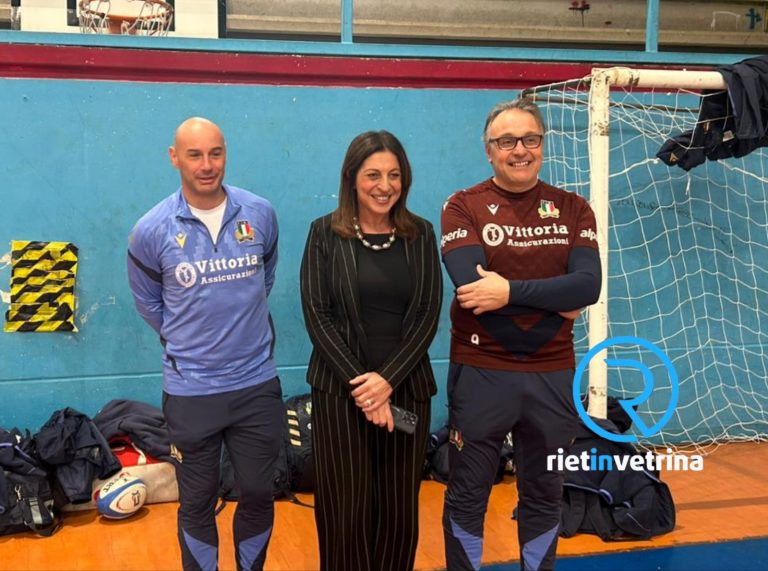 La Nazionale Italiana di Rugby si allena nella palestra dell’Istituto Rosatelli e incontra gli studenti – LE FOTO