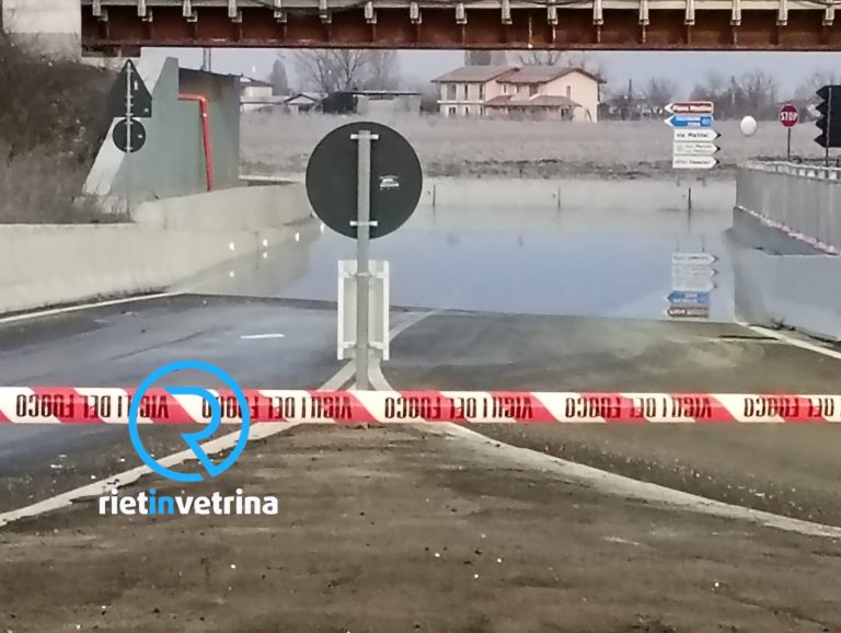 Sottopasso di via Velinia allagato e chiuso dai Vigili del Fuoco