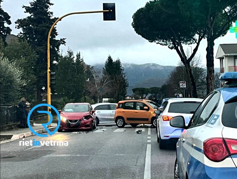 Incidente a Vazia, due le auto coinvolte. Caos tra gli automobilisti