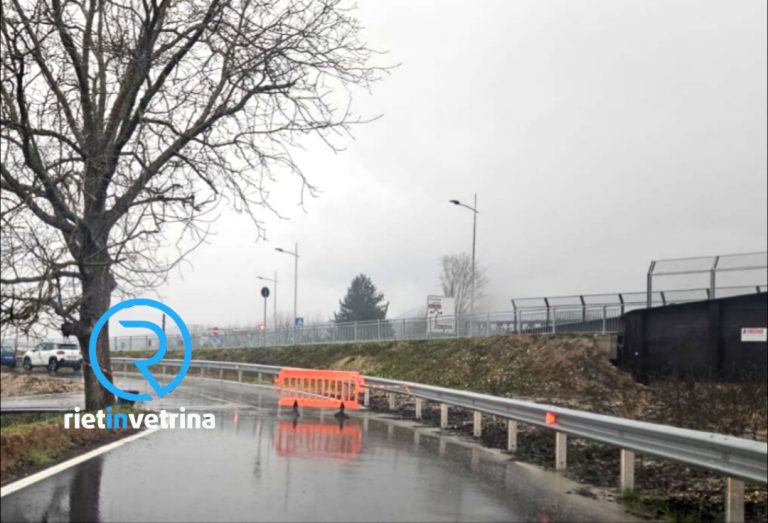 Fiume Turano in via di esondazione. Chiusa via Votone