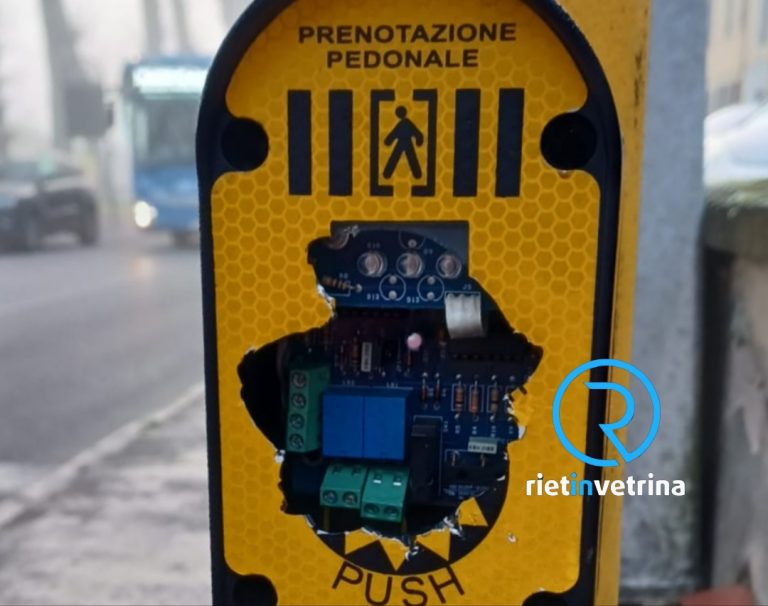 SEI TU IL REPORTER di Rietinvetrina – Antonella: “Distrutta anche la seconda pulsantiera pedonale di viale Morroni”