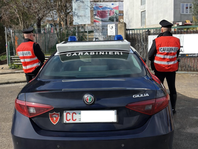 Passo Corese, carabinieri arrestano uno studente e sequestrano tirapugni e droga