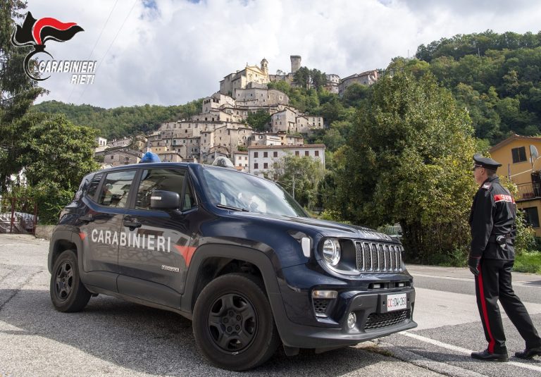 Simula il furto della propria auto per ottenere il risarcimento dalla compagnia assicurativa