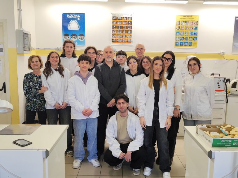 Ceramica dentale: eccellenza formativa e innovazione continua all’ Odontotecnico Luigi di Savoia