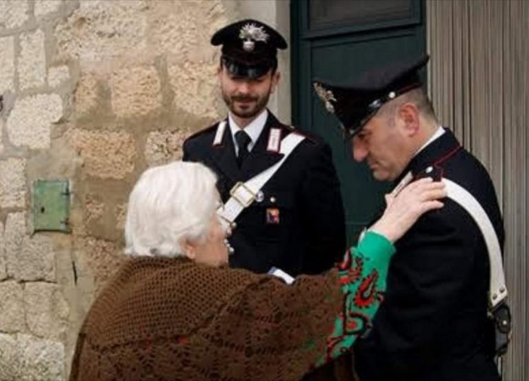 Genitori denunciano il figlio per maltrattamenti, atti persecutori e danneggiamenti