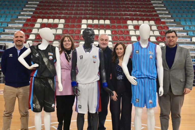 Presentati al PalaSojourner i kit gara per la Stagione 2026-2027