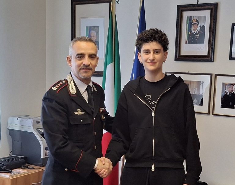 I Carabinieri di Rieti incontrano Samuele, lo studente rimasto ferito durante l’alternanza scuola – lavoro