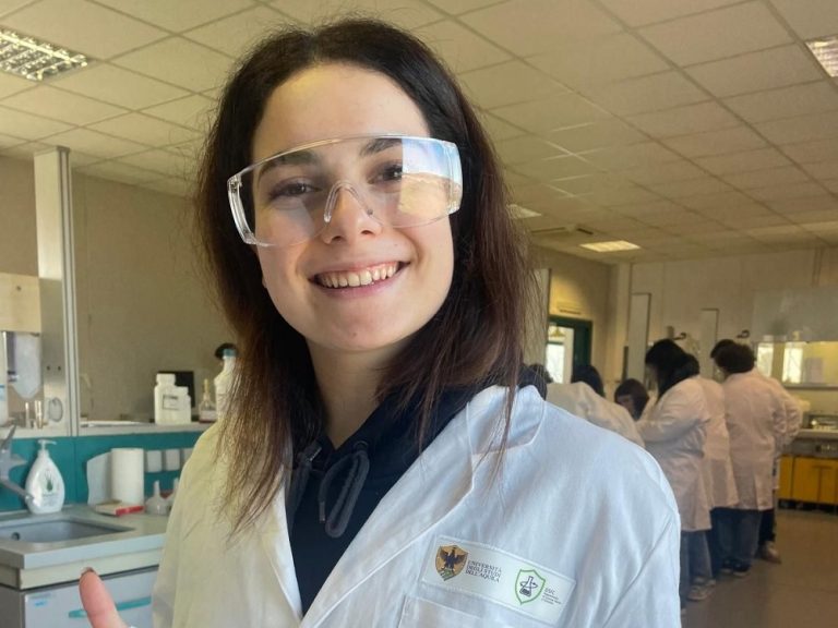 Rosatelli, per le classi quarte di Biotecnologie Sanitarie una giornata da universitari presso le Scienze Fisiche e Chimiche Università di L’Aquila