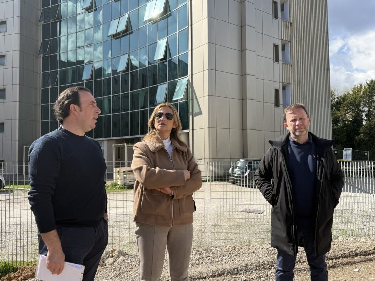 Il presidente Cuneo al cantiere della palestra dell’Istituto Costaggini di Rieti – LE FOTO