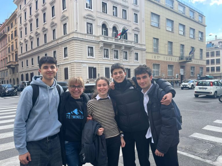 Il Rosatelli trionfa alle Regionali di Debate: rappresenterà il Lazio nelle finali nazionali