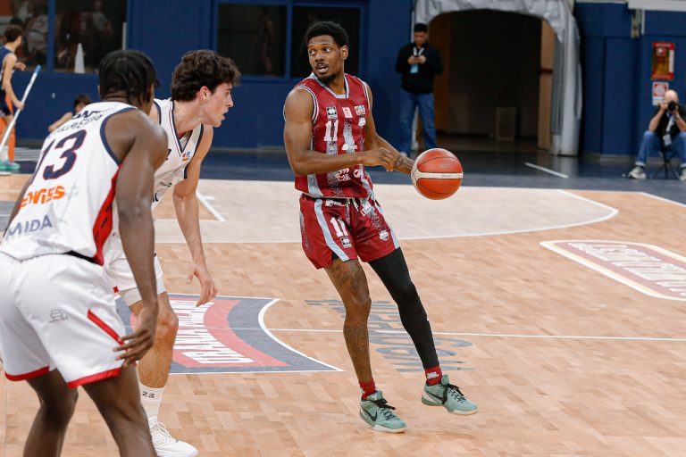 La Sebastiani Rieti cade a Milano dopo l’effetto Crosariol alla prima da coach – LE FOTO