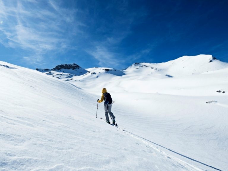 Scialpinismo e fuoripista in primavera: attenzione alla stabilità. I consigli delle Guide Alpine