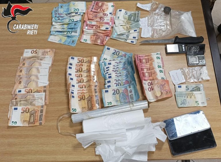 Spacciavano droga nei boschi di Rieti: blitz dei Carabinieri. Arrestati due marocchini